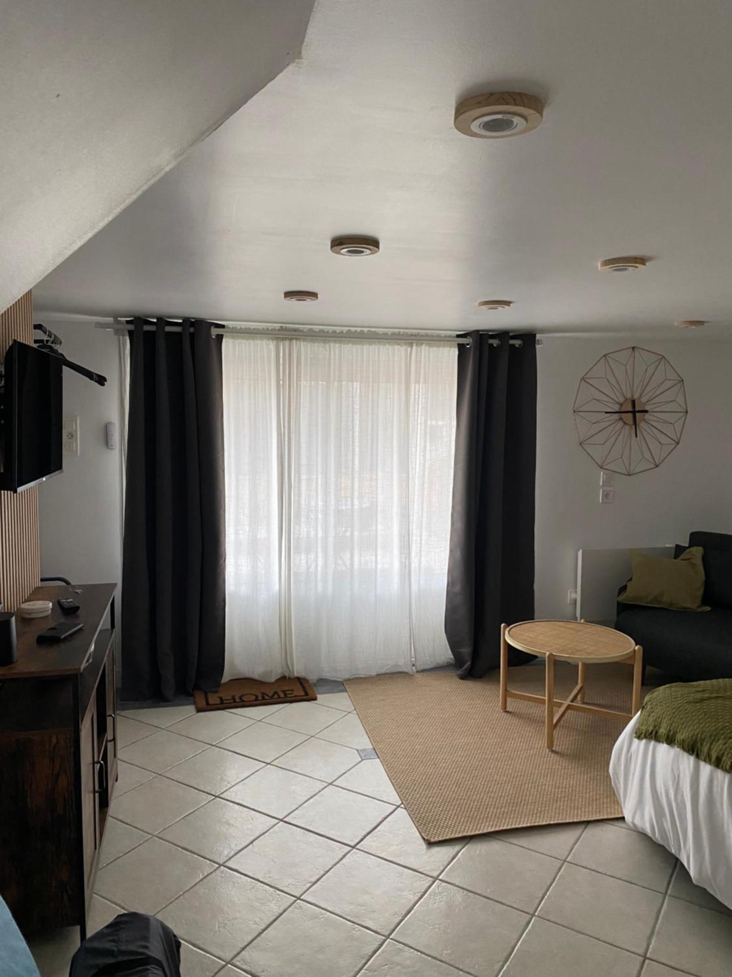 Appart Studio Rdc De Maison Avec Exterieur Proche Reims Tinqueux Pokój zdjęcie